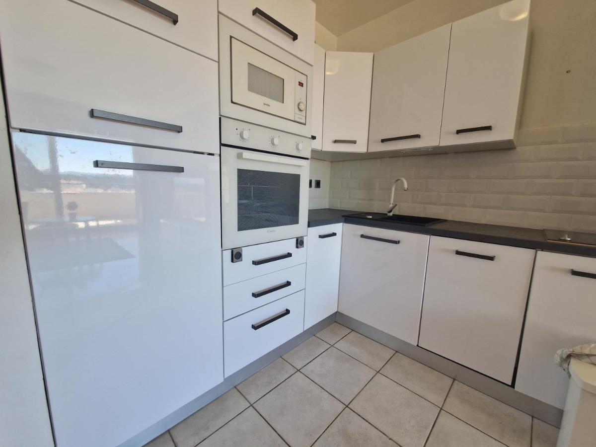 City Apartment Sanja Макарска Екстериор снимка